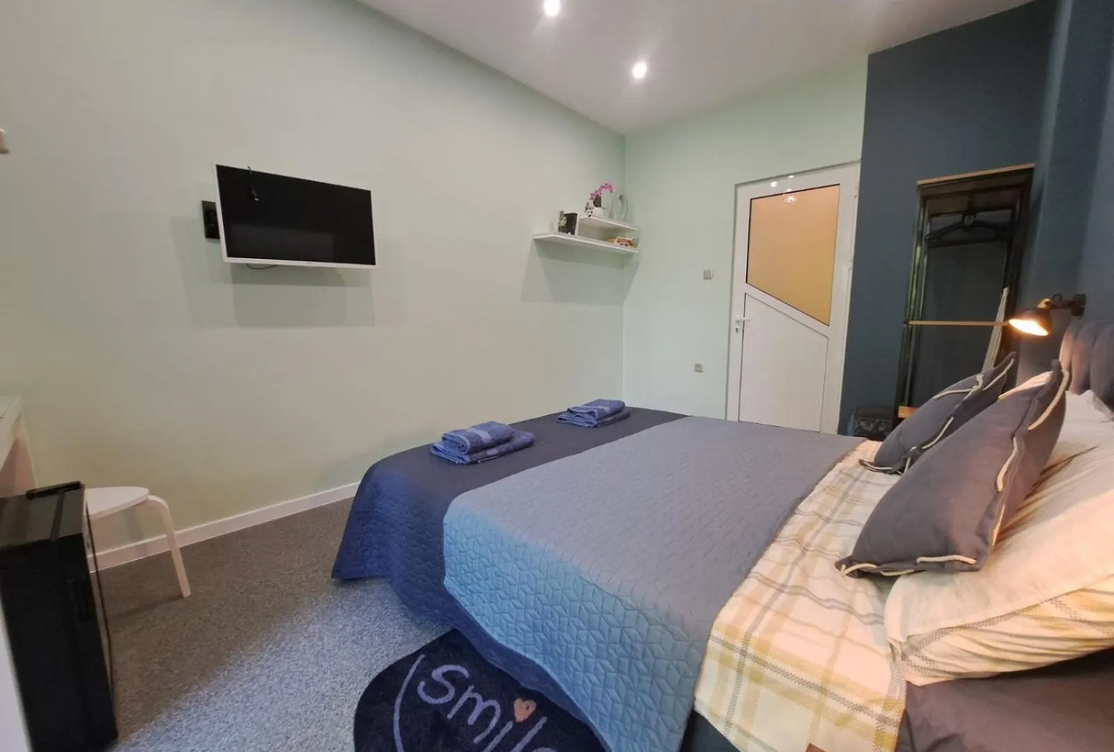 Sea Vibes 1 Bedroom Apartment - Free Public Parking, Wifi, Cable & Smart Tv, 0,9 Km To Beach 바르나